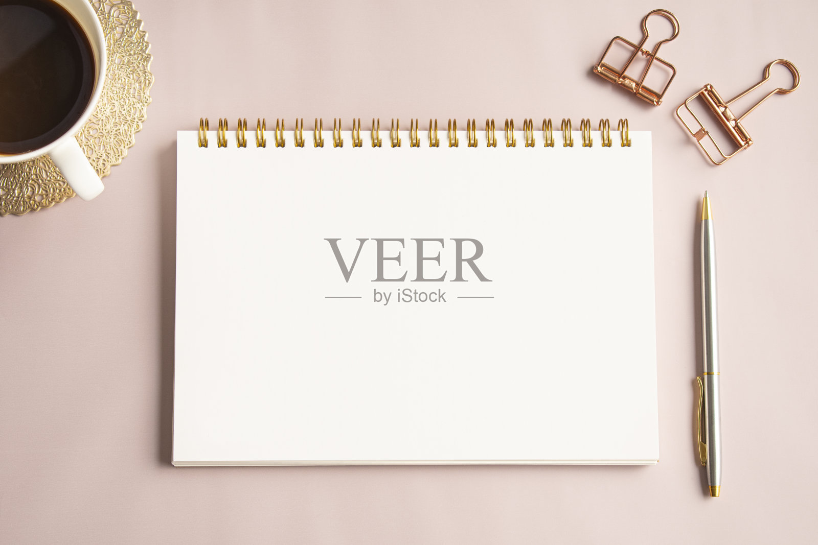 彩色背景和商业拷贝空间照片摄影图片