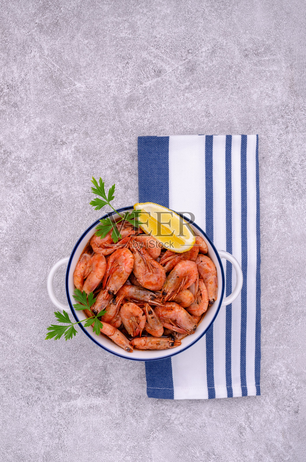 没有煮熟的虾照片摄影图片