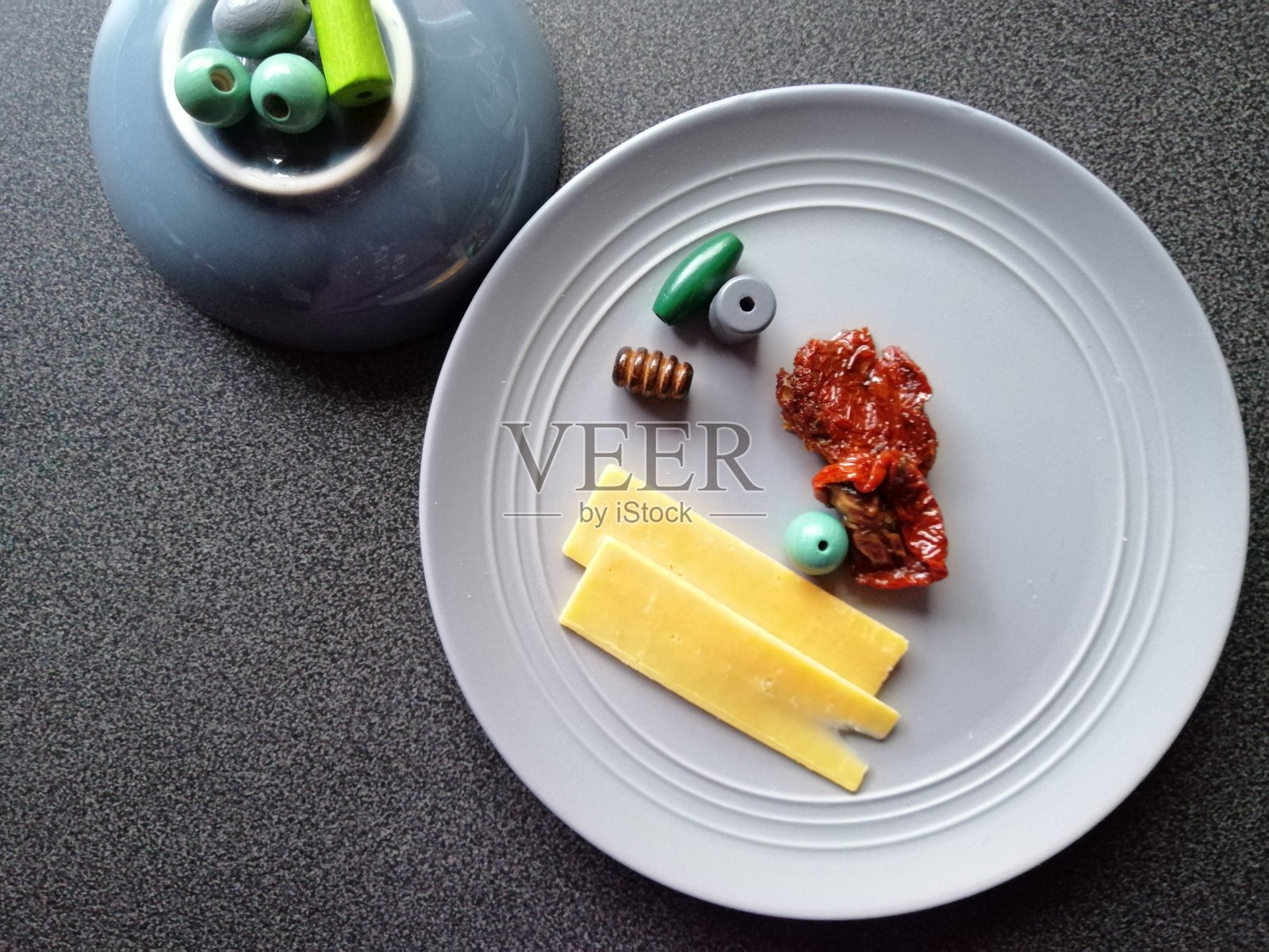 番茄干，切达干酪和珍珠照片摄影图片