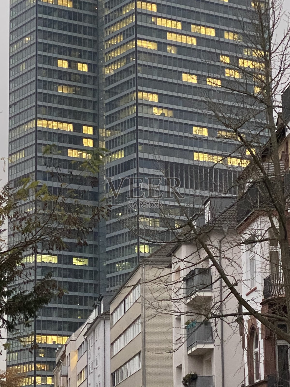 旧的和新的建筑法兰克福是主要的照片摄影图片