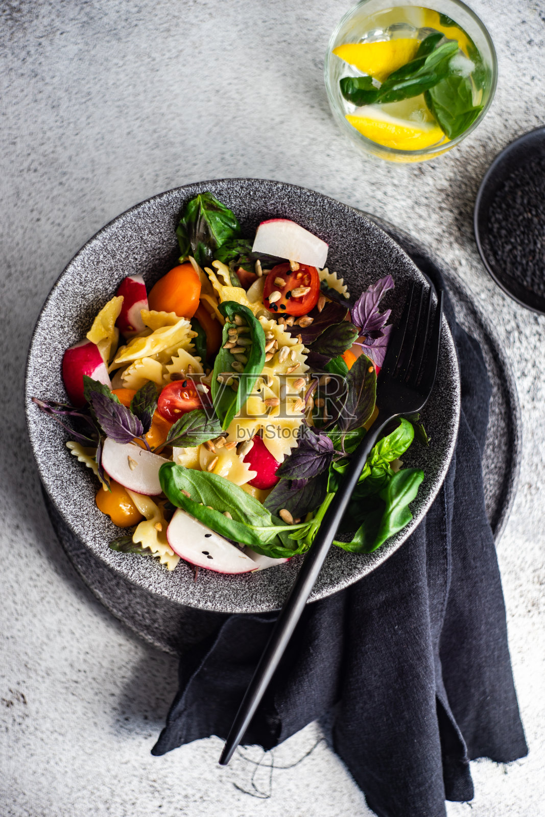 有机蔬菜及种子照片摄影图片