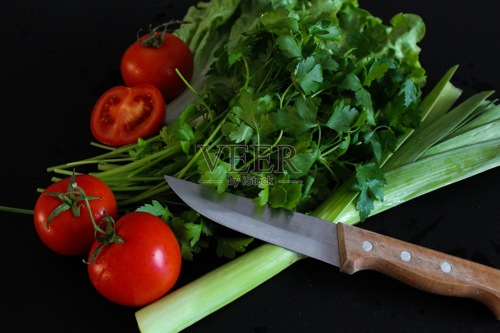 蔬菜，西红柿，辣椒，韭菜，莴苣，欧芹照片摄影图片