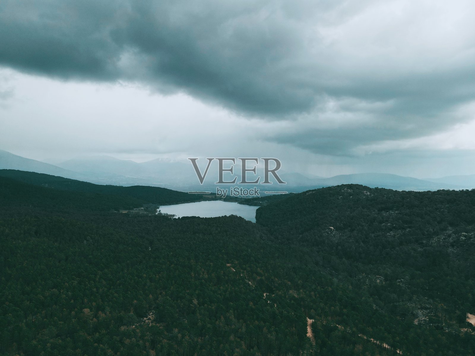 下雨照片摄影图片