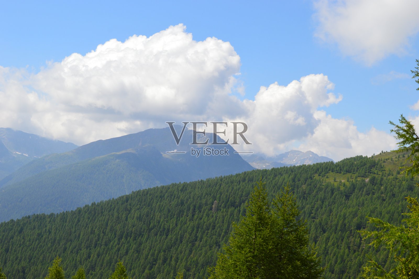 在南蒂罗尔的阿尔卑斯风景优美照片摄影图片