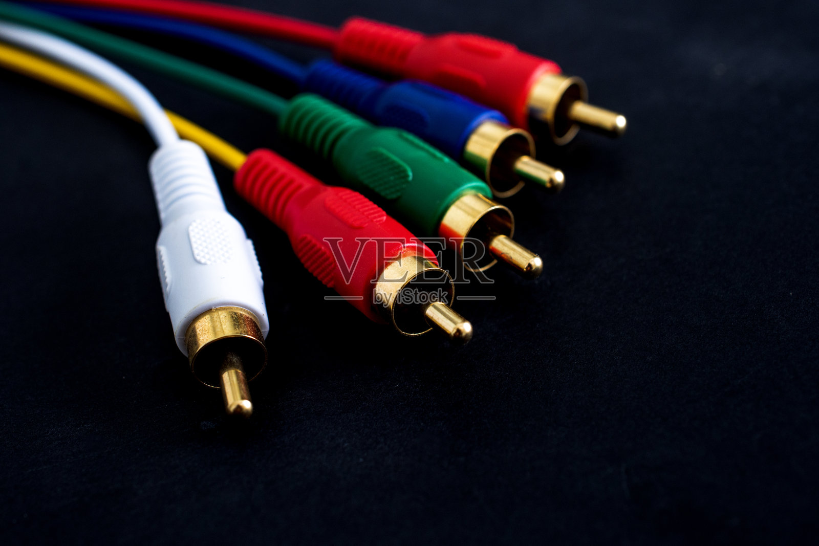 黑色背景音频视频模拟电缆照片摄影图片