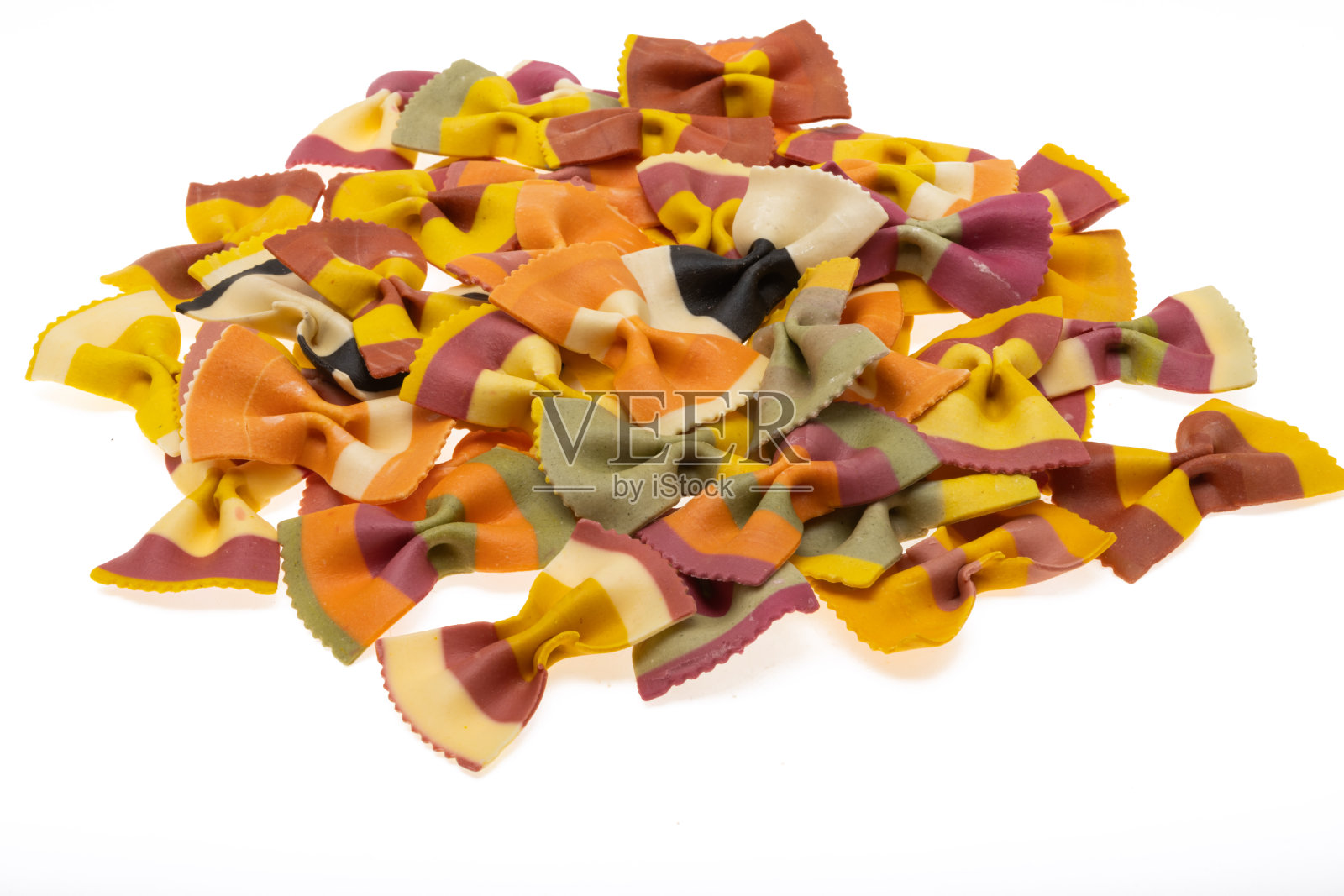 意大利面彩色弓孤立照片摄影图片