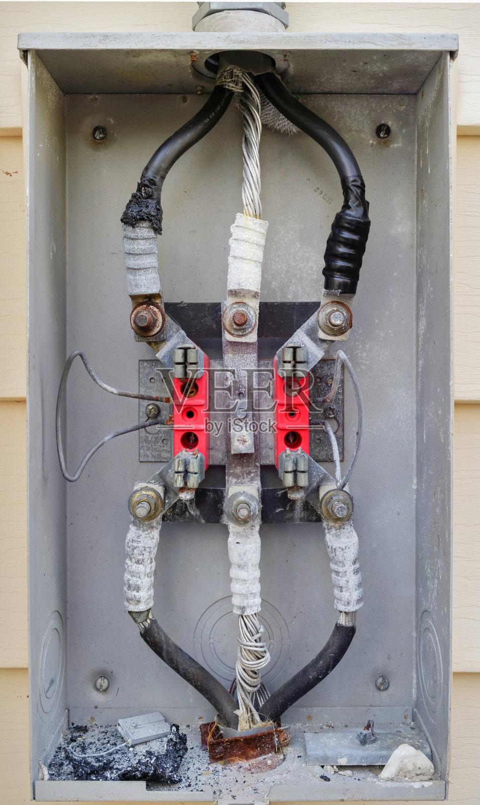 电气接线盒损坏照片摄影图片