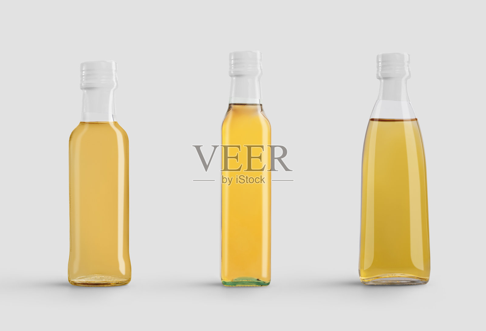 一套模型孤立的玻璃瓶与橄榄，葵花籽油照片摄影图片