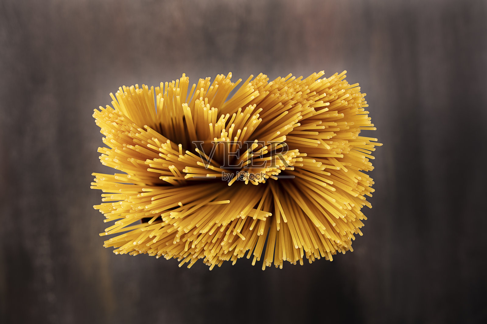 生意大利面，俯视图拍摄的乡村木材照片摄影图片