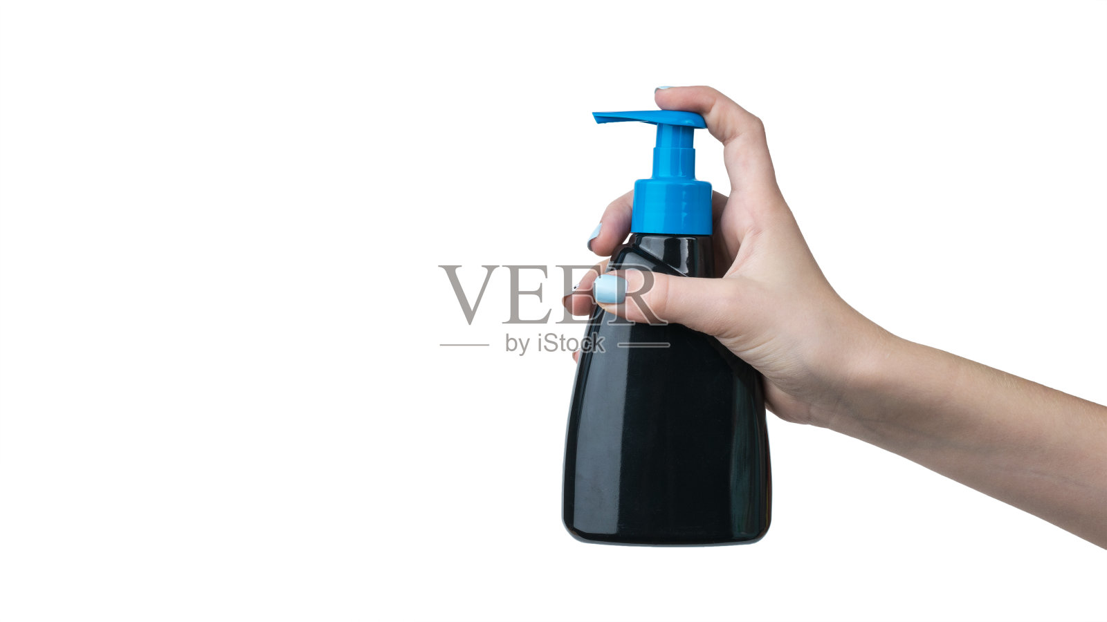 女人的手与时尚的化妆与一瓶液体肥皂隔离在一个白色的背景。照片摄影图片