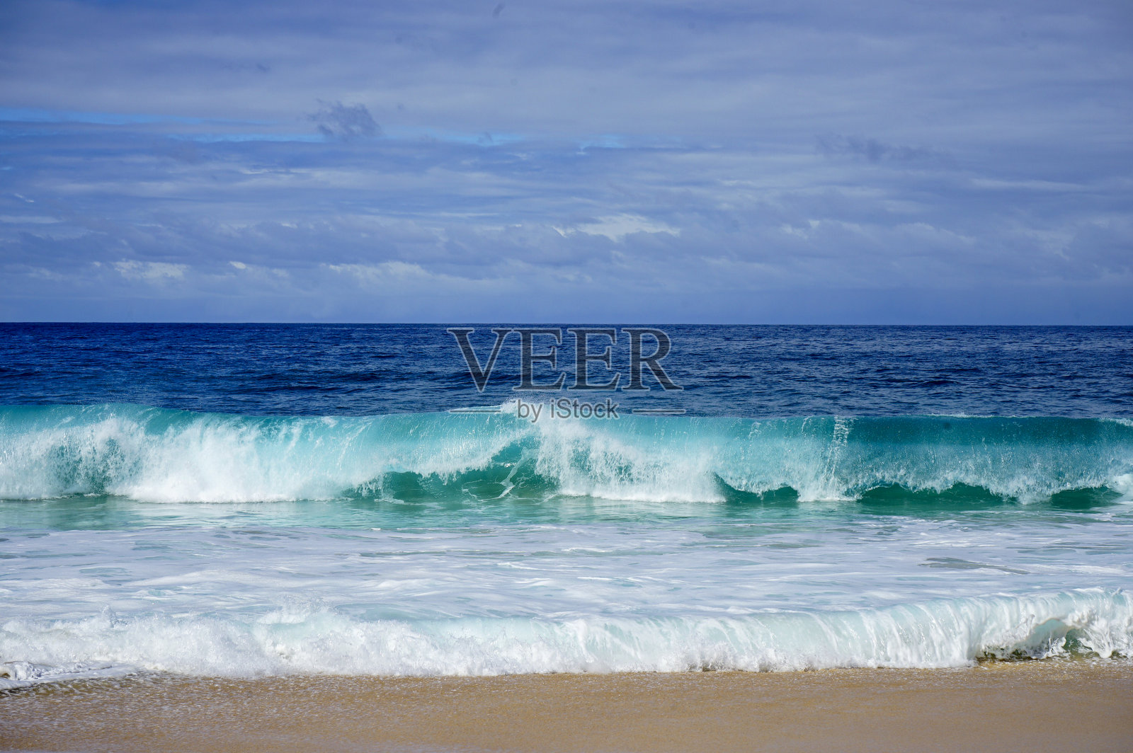 海浪冲击沿着日落海滩，Pupukea，北岸，瓦胡岛，夏威夷，美国照片摄影图片