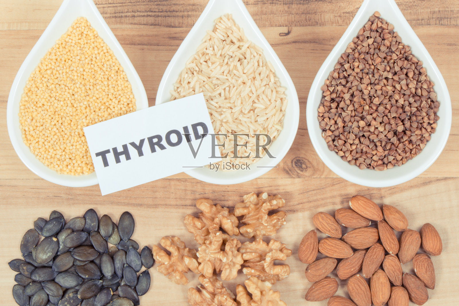 天然产品和成分，含有维生素为健康的甲状腺照片摄影图片