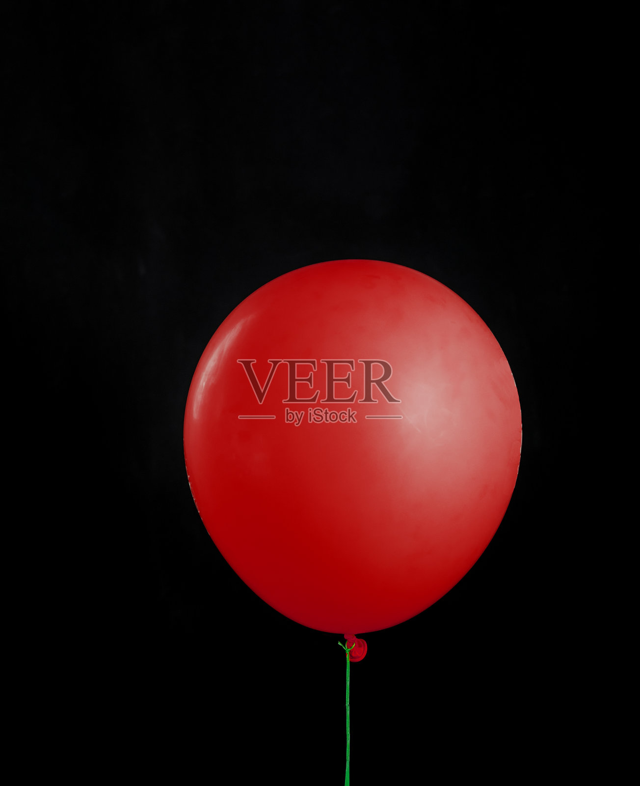 美丽的红色气球在黑色孤立的背景。布局照片摄影图片