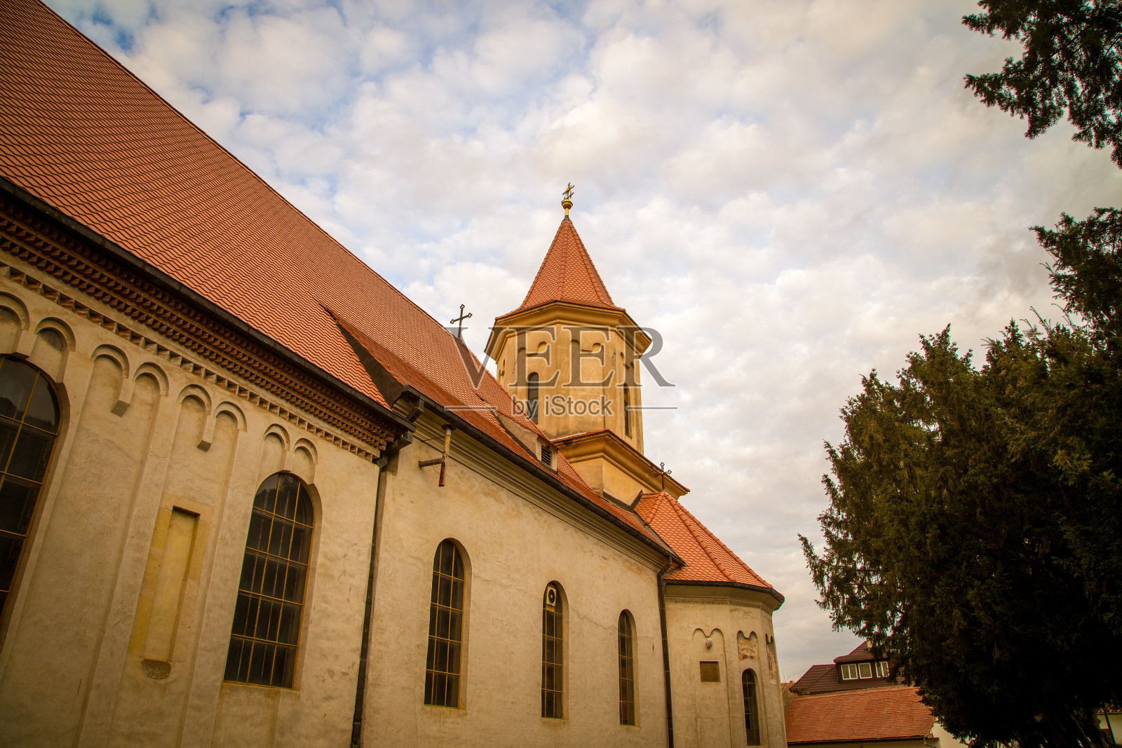 罗马尼亚布拉索夫的教堂和塔照片摄影图片