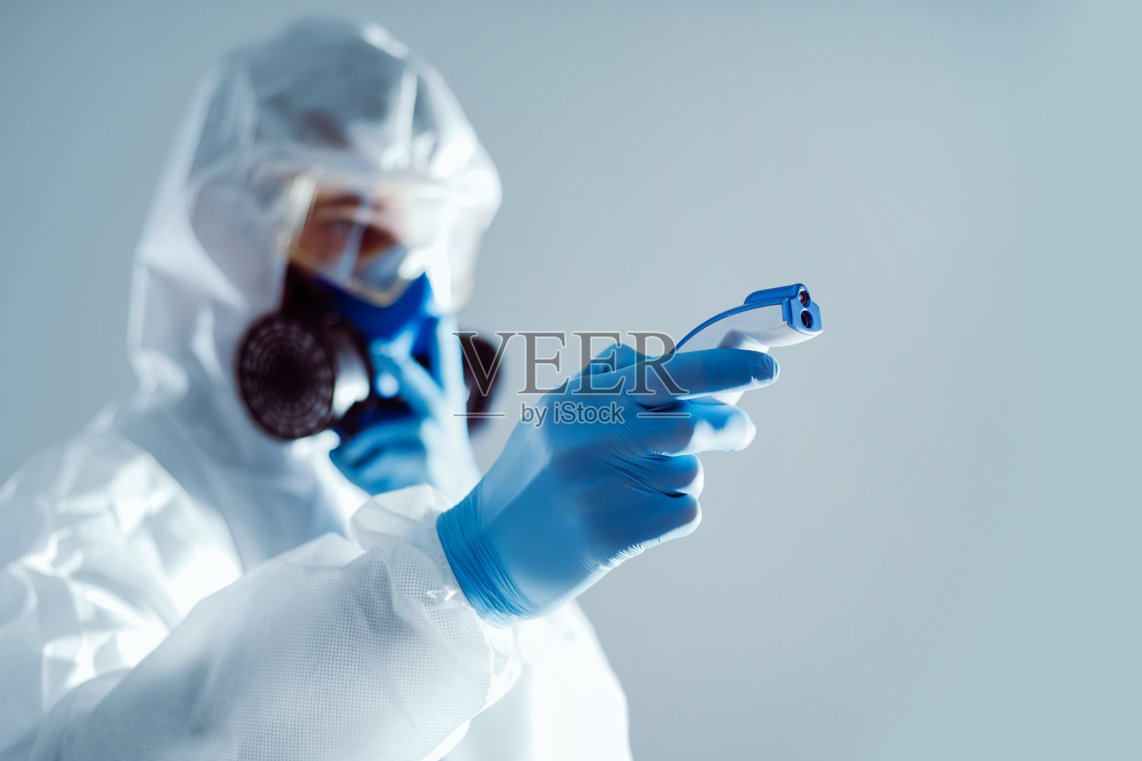 医生用电子温度计测量温度的背景图像照片摄影图片