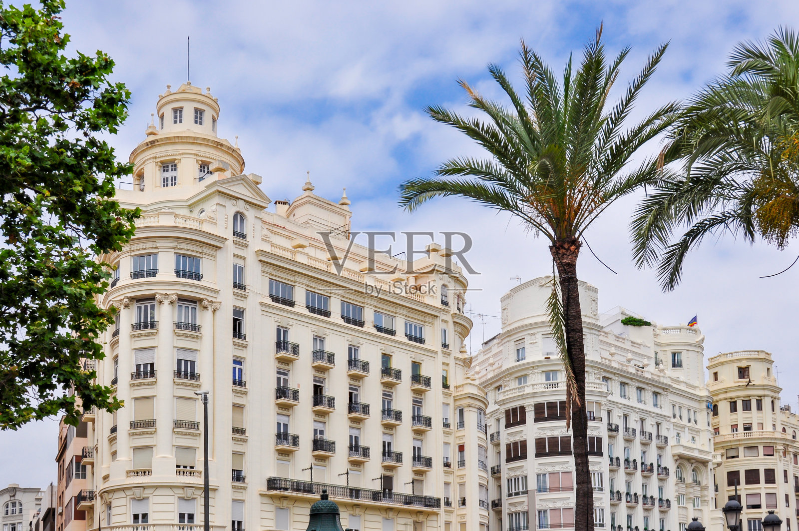 西班牙瓦伦西亚市中心的传统建筑照片摄影图片