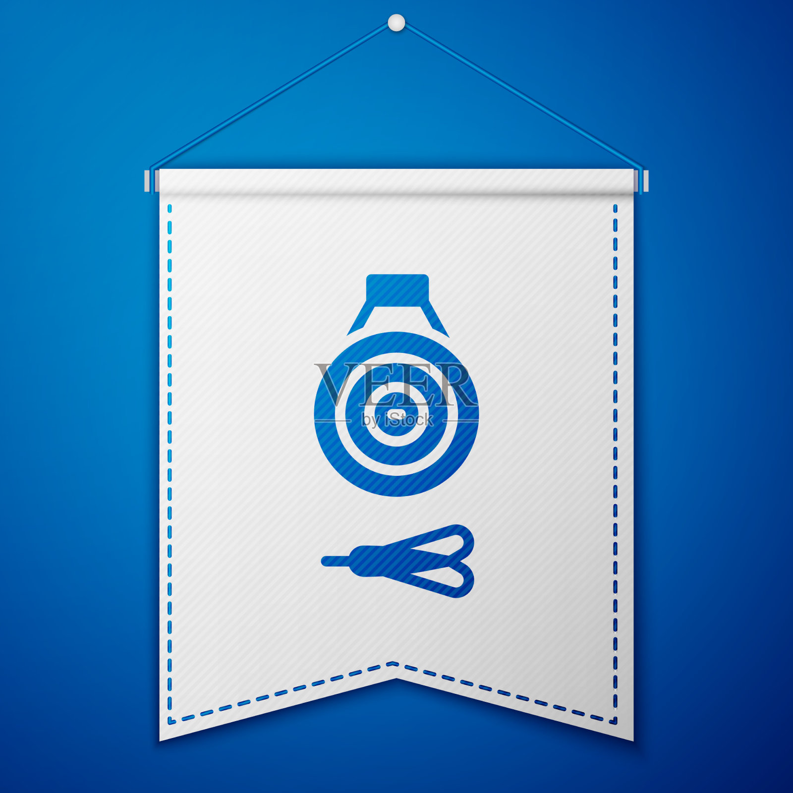 蓝色经典飞镖板和箭头图标孤立上插画图片素材