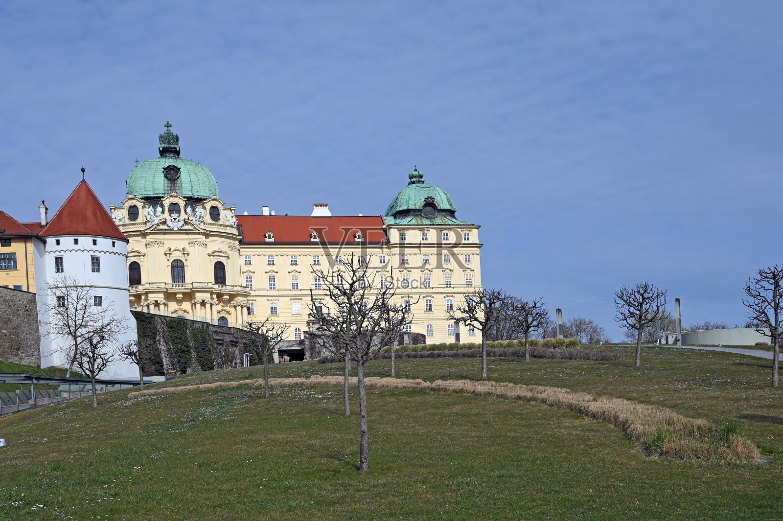 维也纳附近Klosterneuburg (Stift Klosterneuburg)的古老修道院照片摄影图片