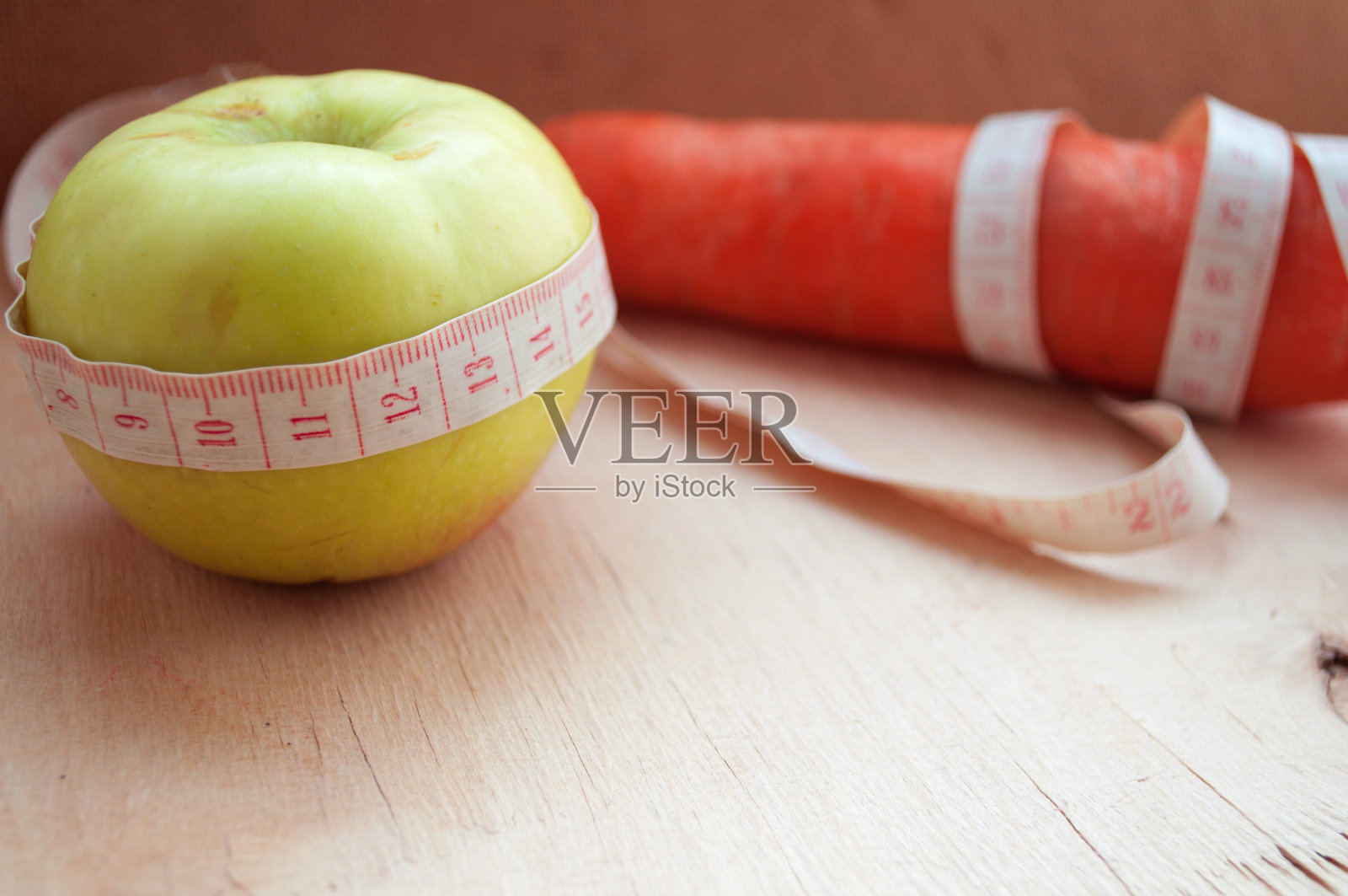 健康的生活方式。夏天太苗条了。适当的营养。HLS。苹果形状类型。照片摄影图片