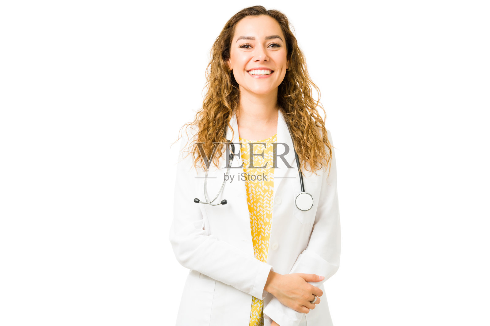 一位激动的医学专家站在白色的背景下照片摄影图片