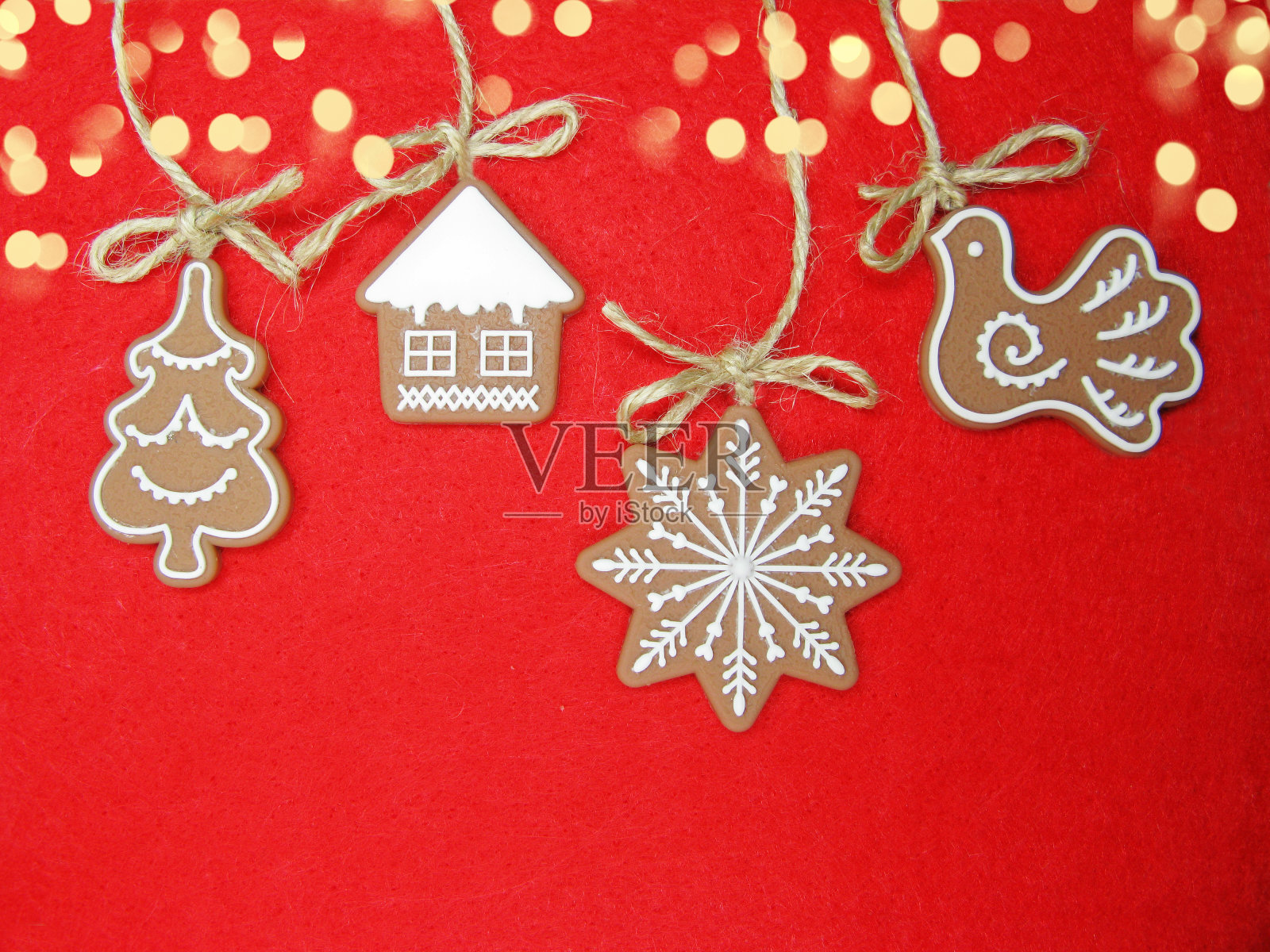 红板上的圣诞饼干和姜饼是传统食物照片摄影图片