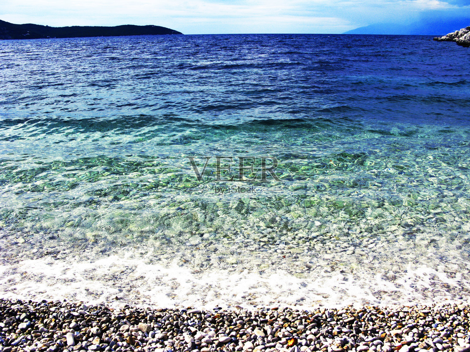 蓝色水晶水海浪海滩和假日背景照片摄影图片