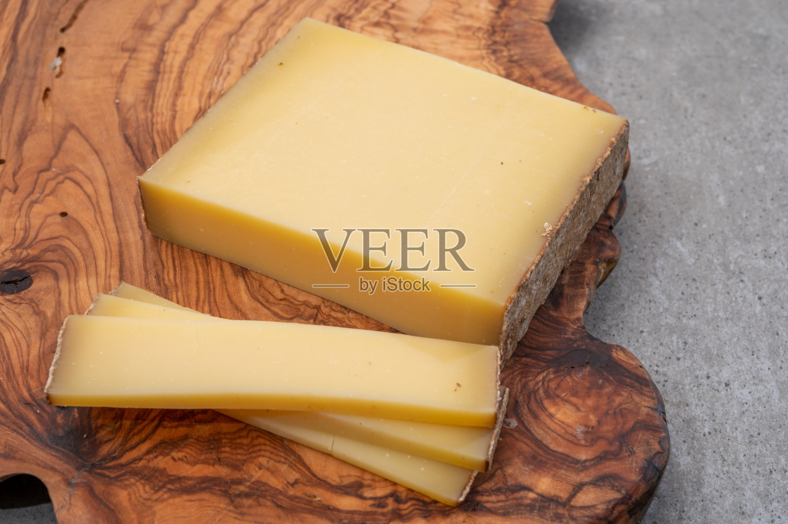 奶酪收藏，法国奶酪comte由法国弗朗切- comte地区的牛奶制成照片摄影图片