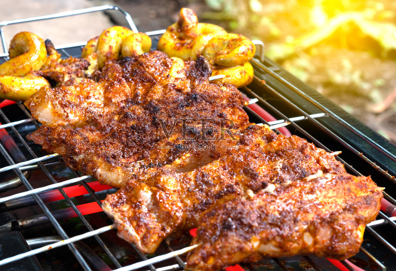 烤猪肉牛排。烤猪肉的时候要烤照片摄影图片