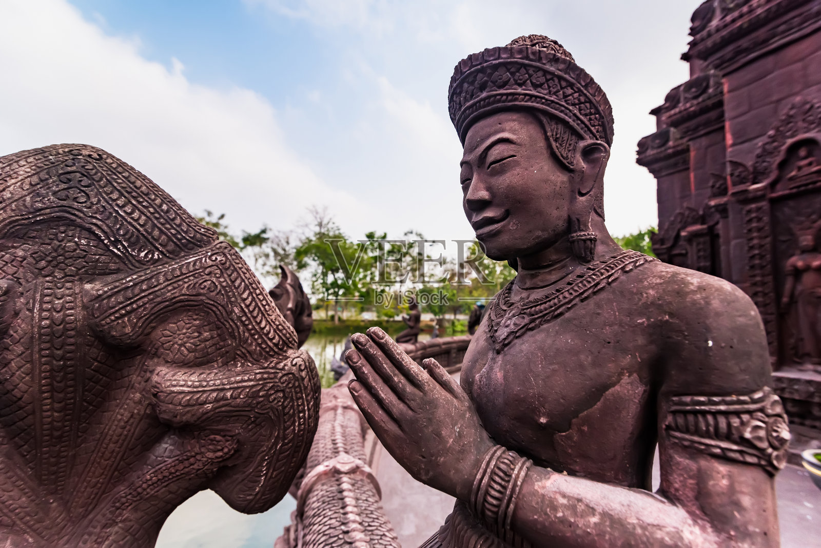 灰泥古老的。用灰泥装饰古老的圣殿。泰国华府里的华居庙。照片摄影图片