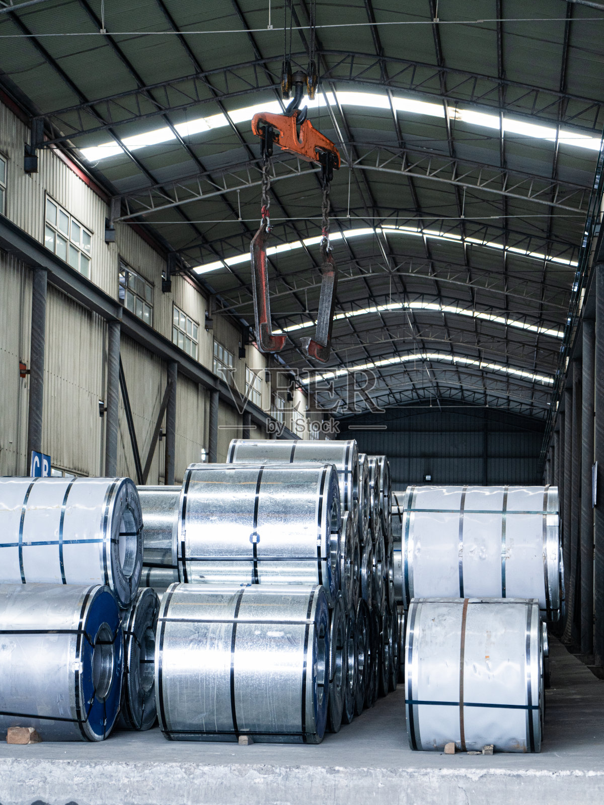 仓库堆放金属照片摄影图片