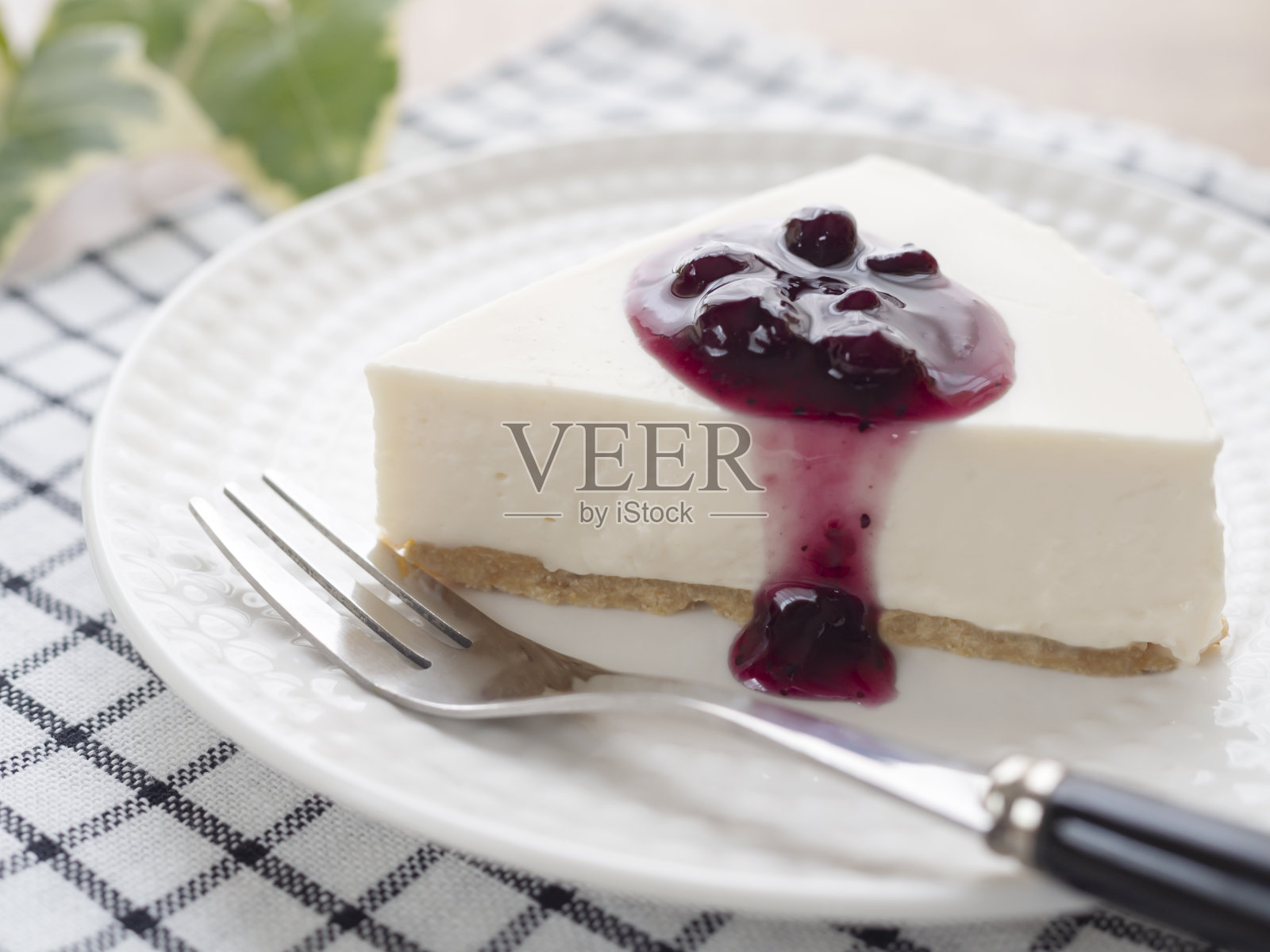 生芝士蛋糕配蓝莓汁照片摄影图片