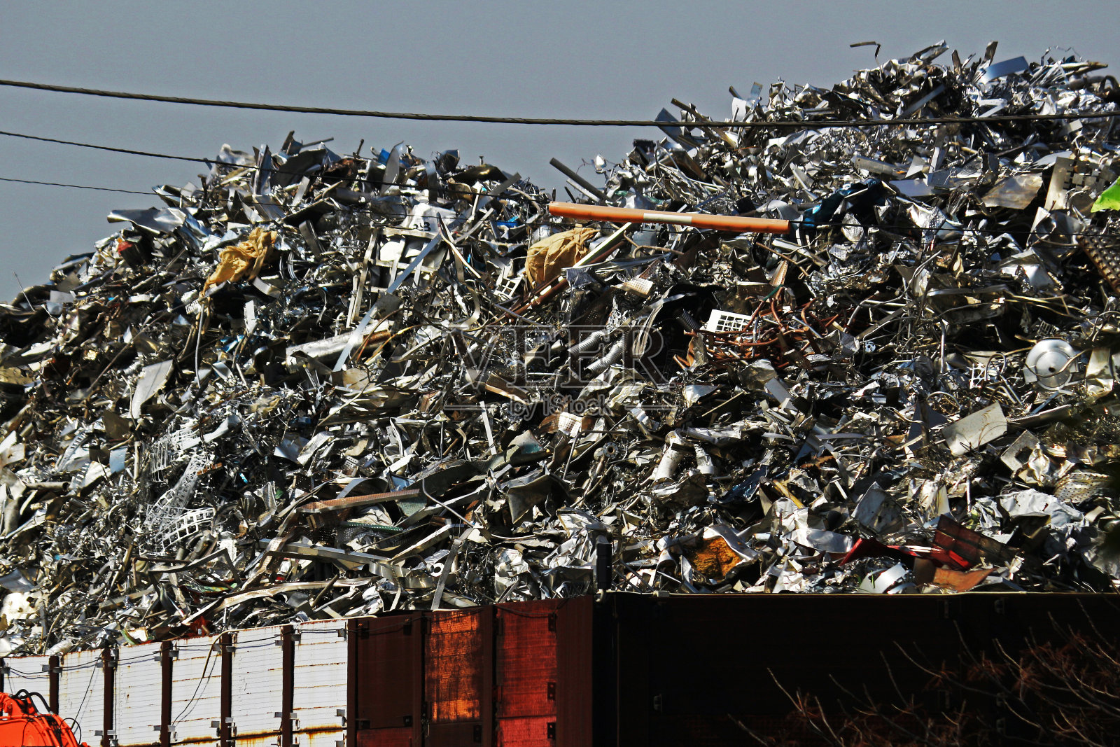 一堆待重新利用的废铁照片摄影图片