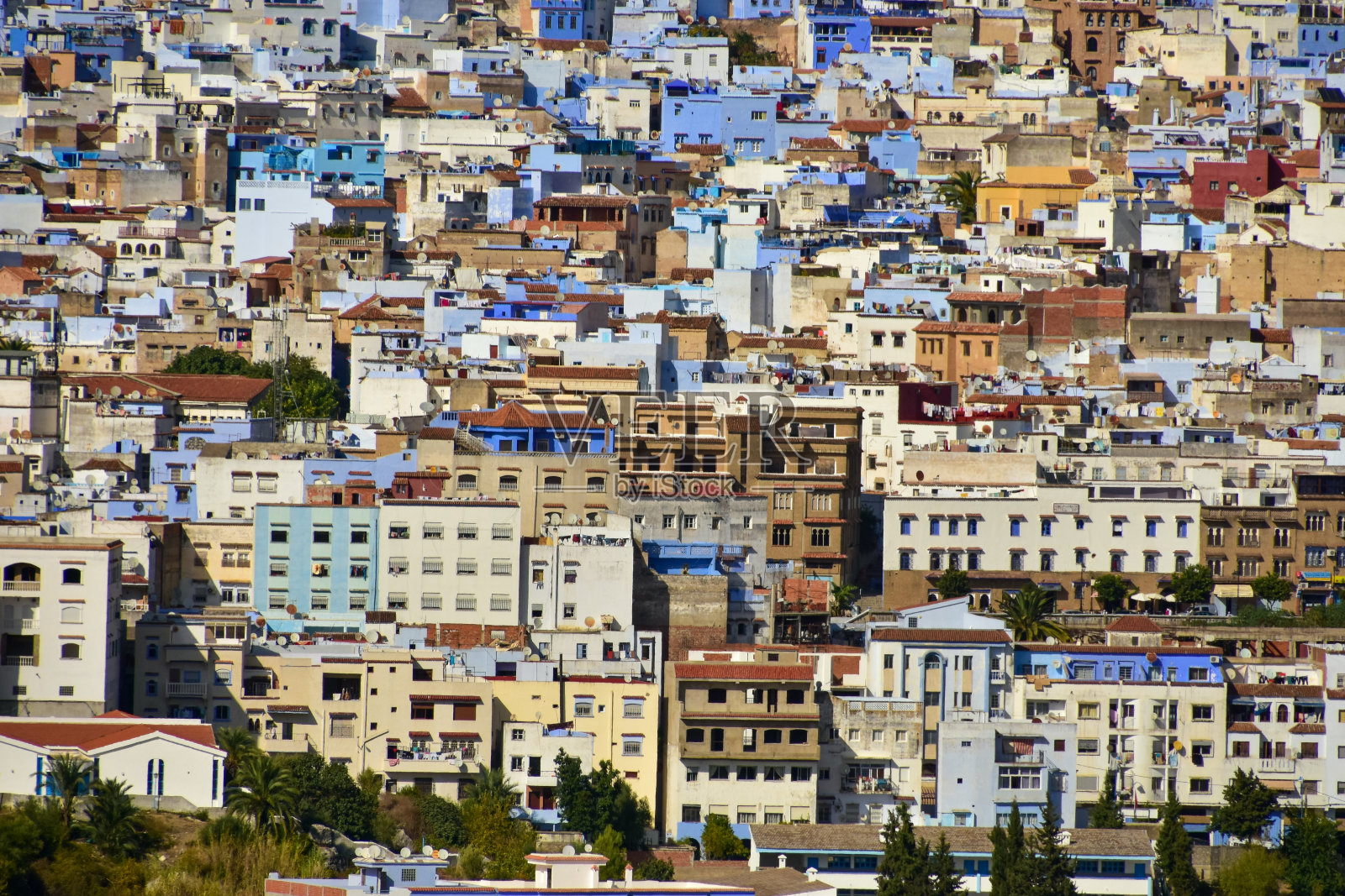 摩洛哥的舍夫沙万是一座坐落在小山上的蓝色小镇照片摄影图片