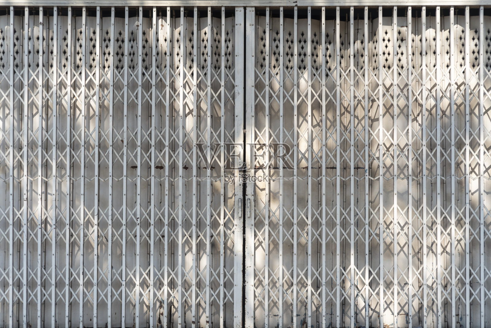 波纹金属板，滑动门，卷帘纹理照片摄影图片