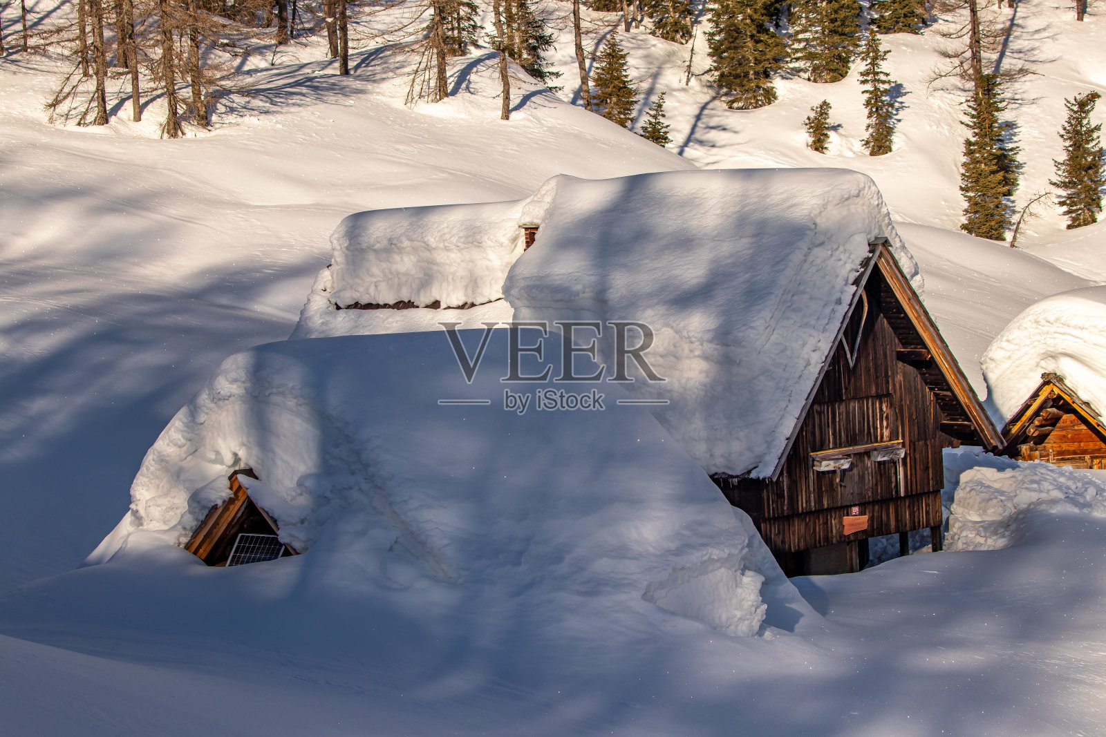 冬季的山区牧场，Dedno polje照片摄影图片