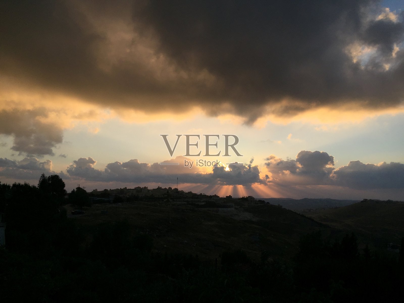 黎巴嫩的壮丽日落照片摄影图片