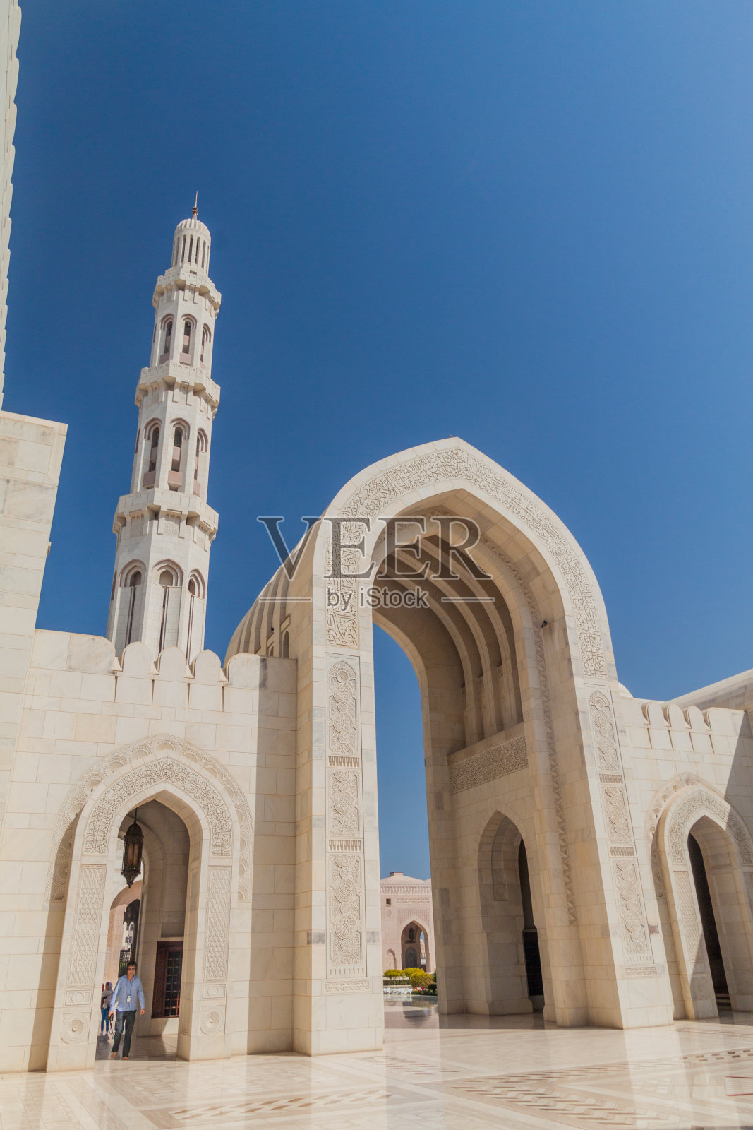 阿曼马斯喀特苏丹卡布斯大清真寺的尖塔照片摄影图片