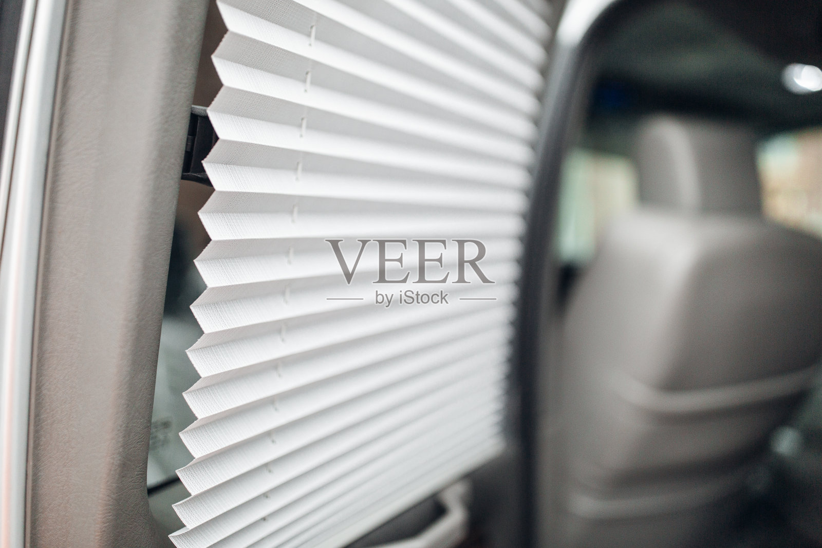 汽车侧窗窗帘遮阳板照片摄影图片