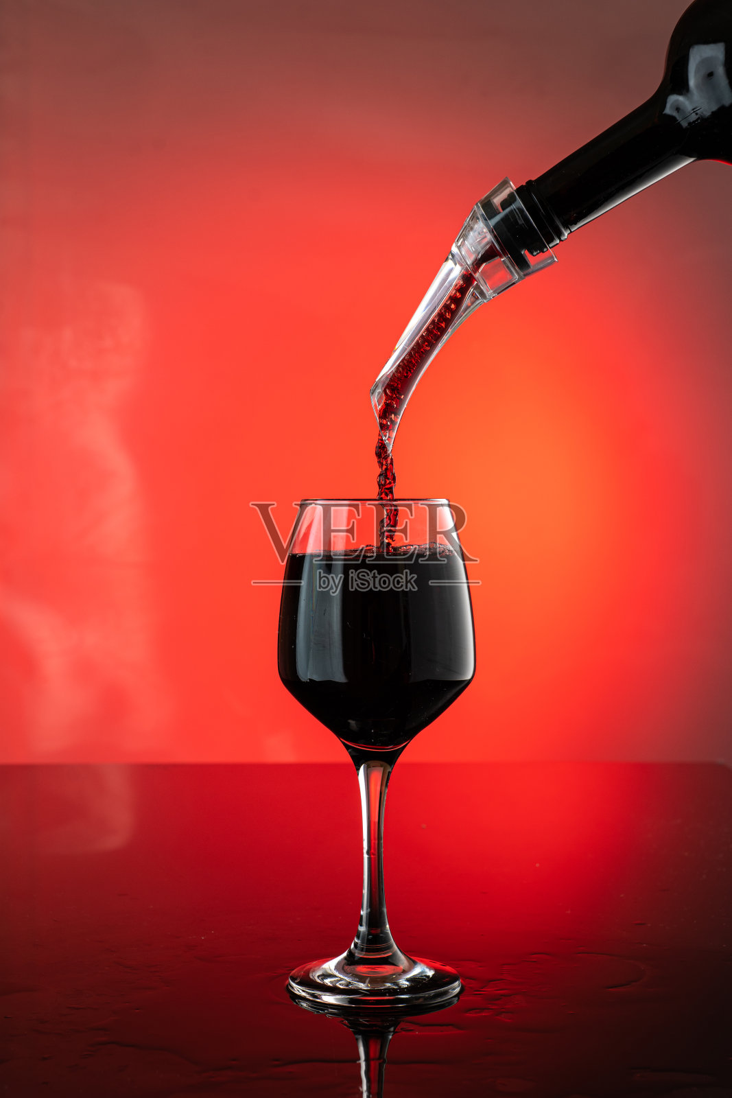 葡萄酒曝气器用于给葡萄酒充氧照片摄影图片