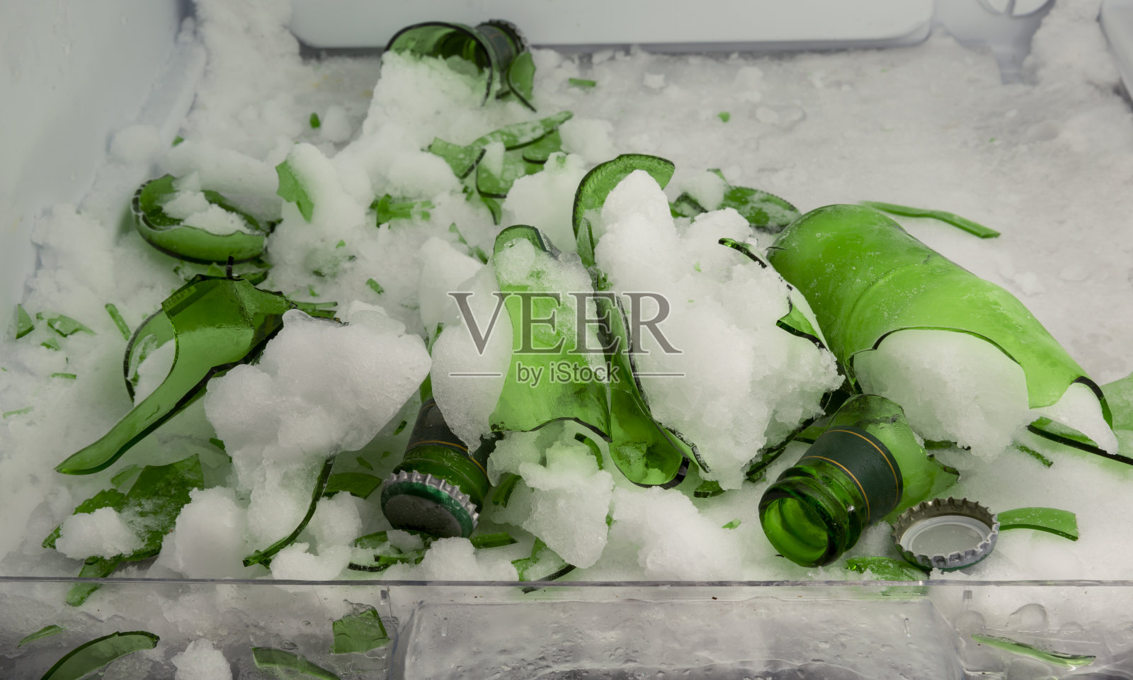 破碎的苏打玻璃照片摄影图片