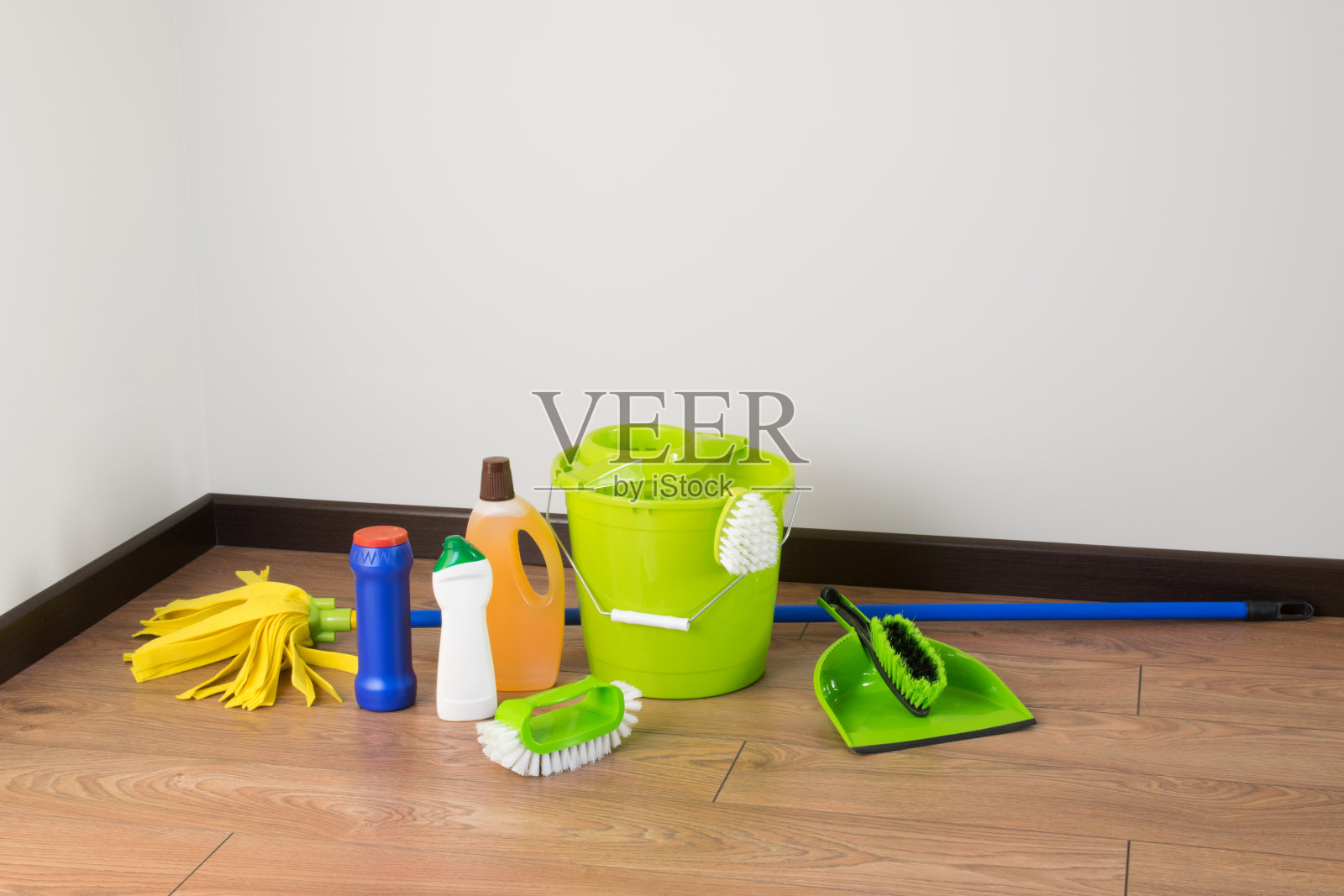 室内清洁-地板房间的清洁配件照片摄影图片