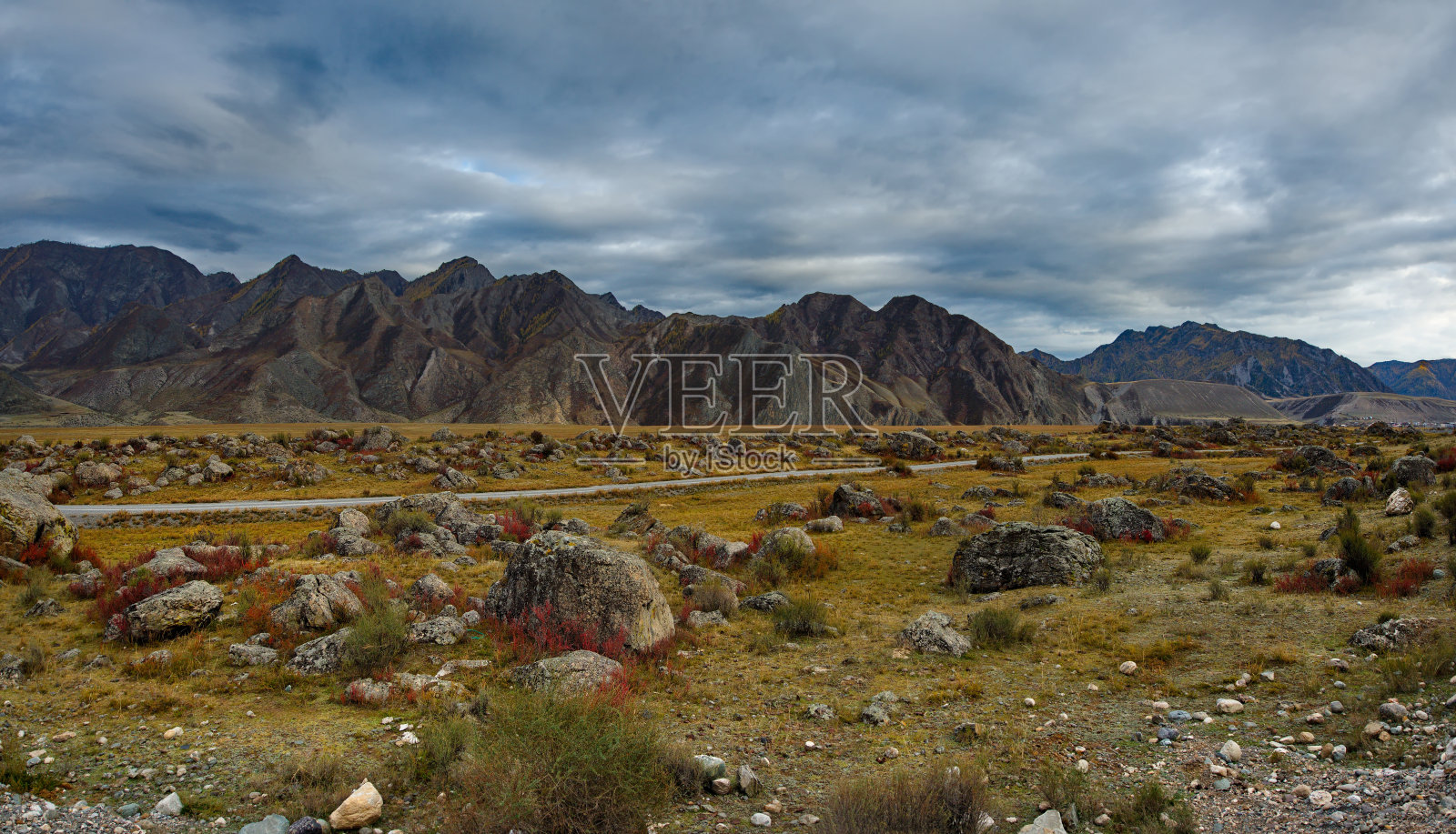 阿尔泰广袤的秋色，大自然的严酷照片摄影图片