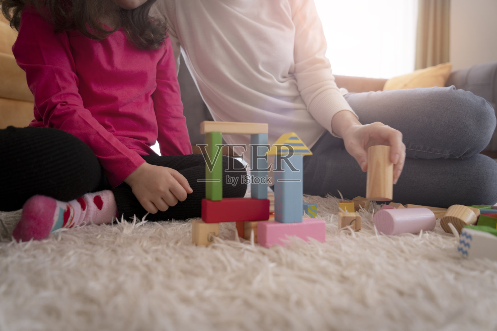 妈妈和女儿在一起玩照片摄影图片