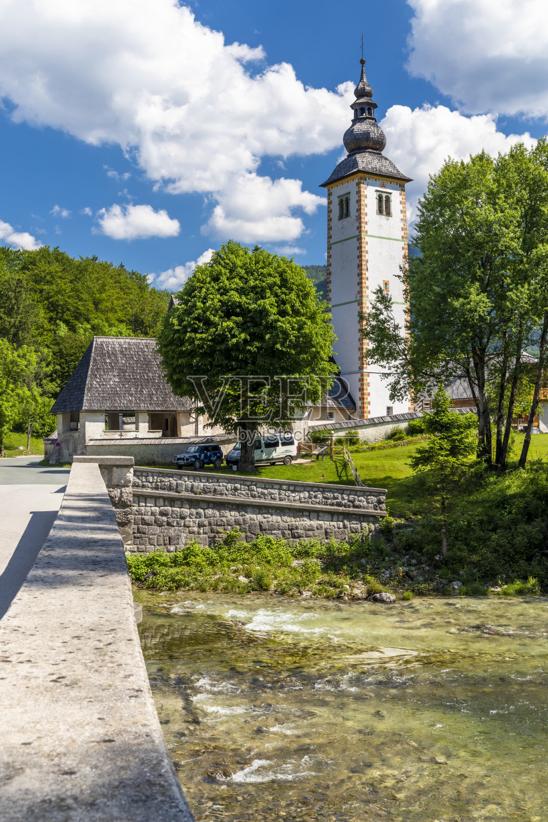 斯洛文尼亚Triglav国家公园的Bohinj湖照片摄影图片
