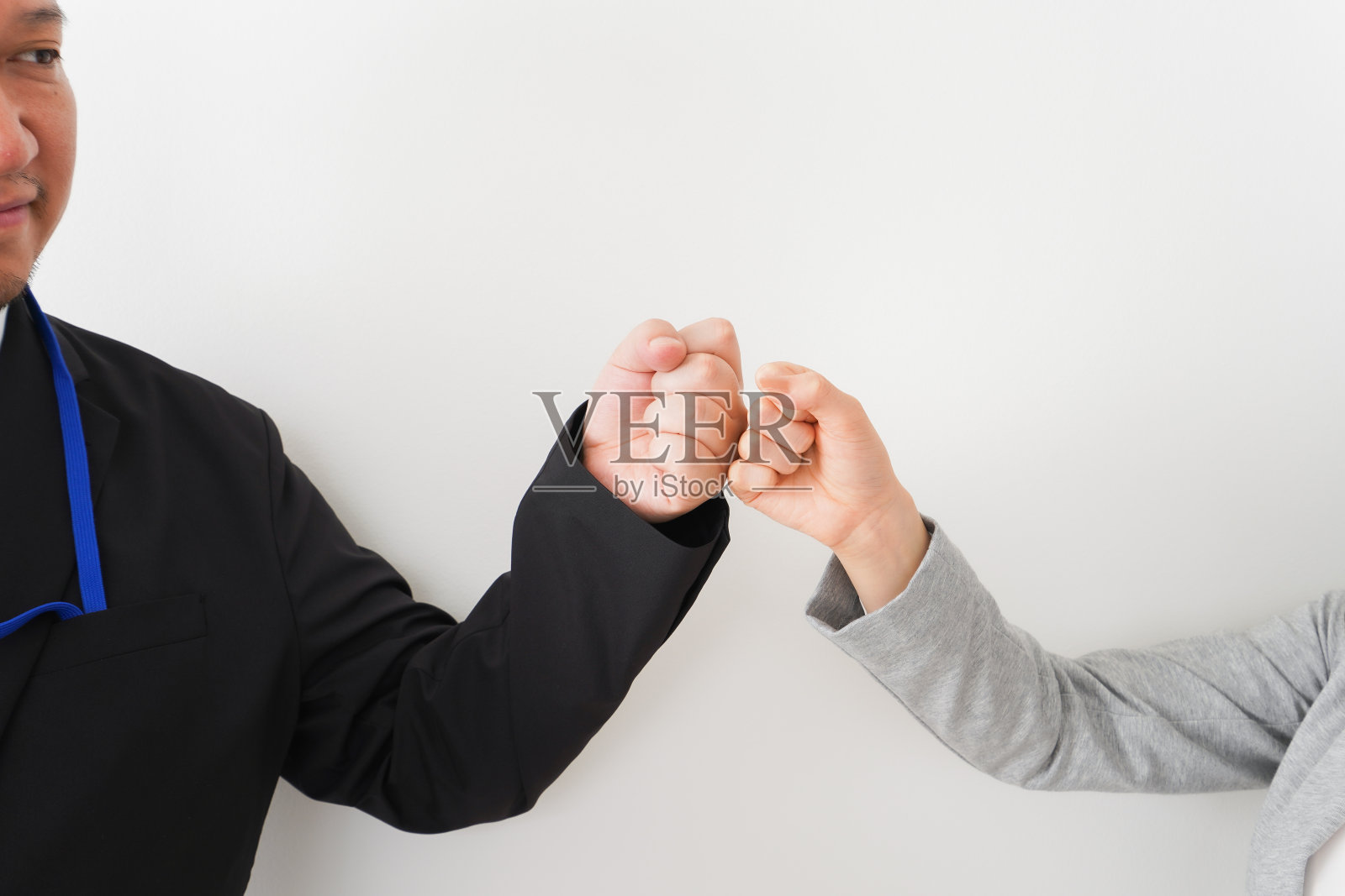 商务人士握着新的生活方式的手照片摄影图片