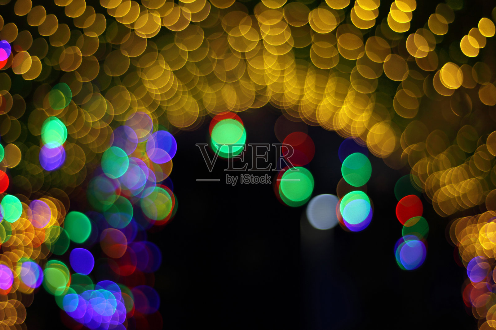 离焦城市抽象纹理背景，在夜间模糊城市背景照片摄影图片