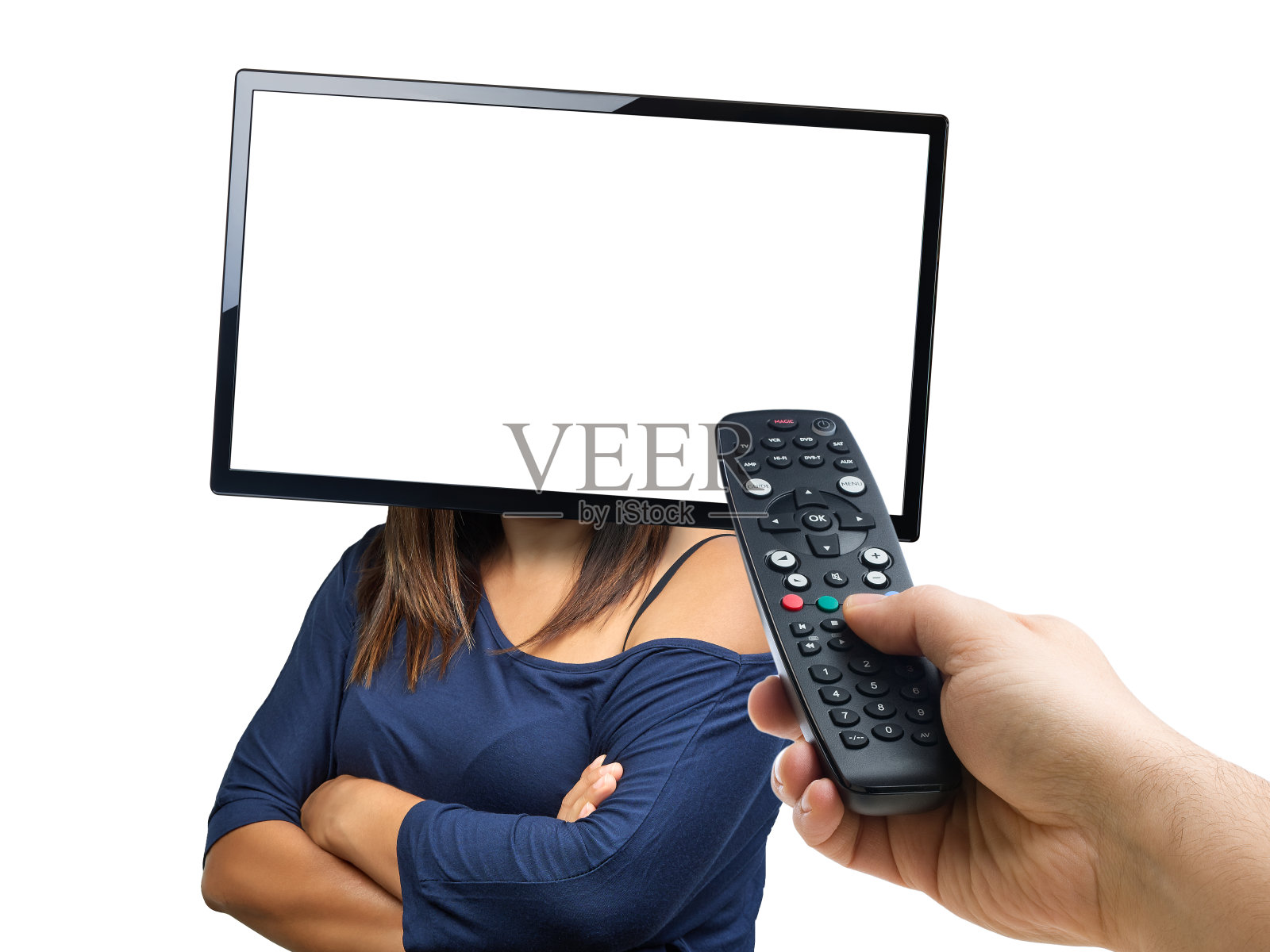 男性手握遥控器指挥女性头部黑屏电视孤立在白色照片摄影图片