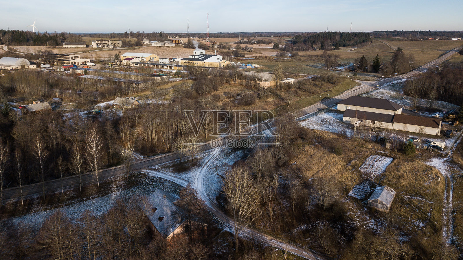 冬季阿尔松加村鸟瞰图，拉脱维亚照片摄影图片