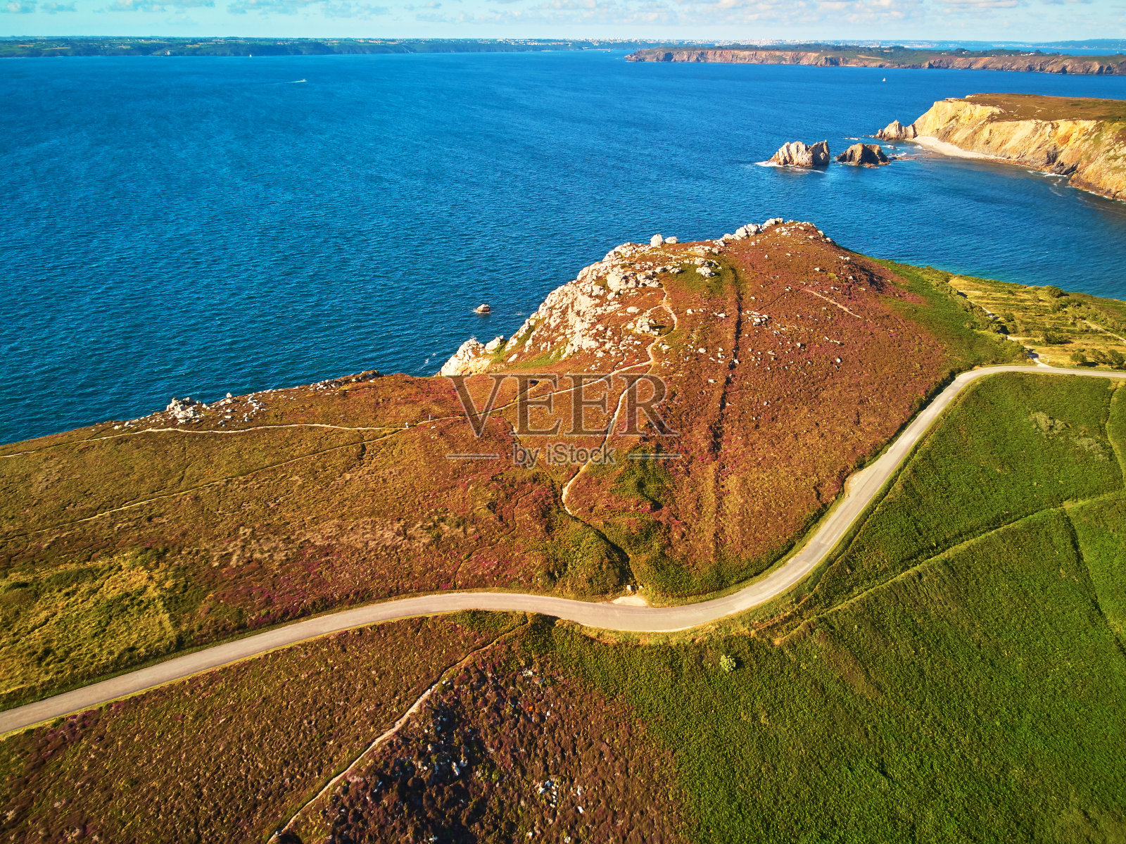 在法国布列塔尼最受欢迎的旅游目的地之一的克罗松半岛的风景照片摄影图片