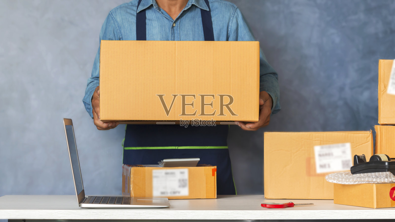 开创小企业电子商务的概念。照片摄影图片